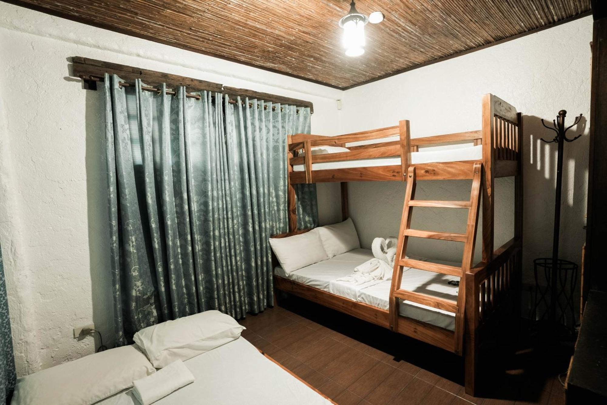 Casa De Celestina Private Resort Silang Ngoại thất bức ảnh