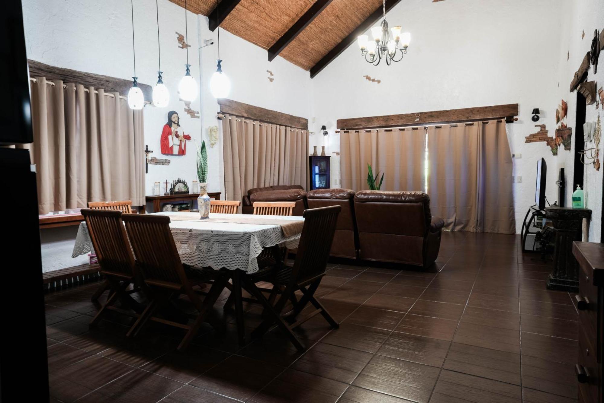 Casa De Celestina Private Resort Silang Ngoại thất bức ảnh